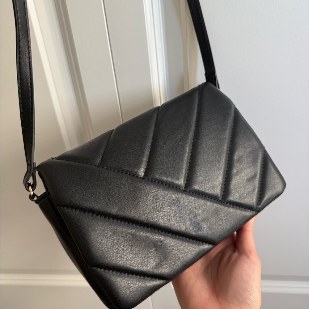 H&M Elegant Black Quilted Shoulder Bag